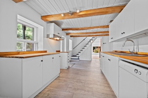 Cuisine - 1599 Ch. Kilpatrick, Saint-Sauveur, QC - Indoor Photo Showing Kitchen