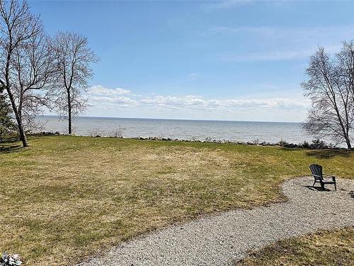 38 Thorvaldson Dr, Arnes, MB 