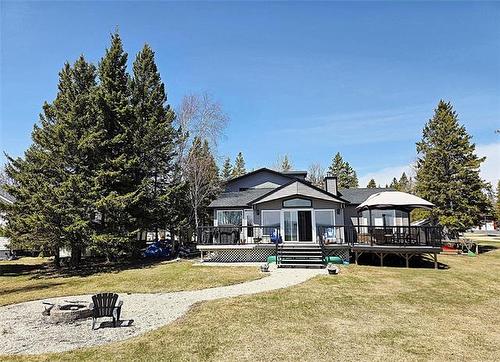 38 Thorvaldson Dr, Arnes, MB 