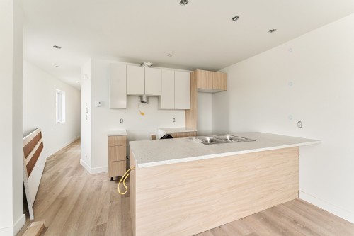 Kitchen - 301-46 Rue Principale E., Magog, QC - Indoor Photo Showing Kitchen With Double Sink