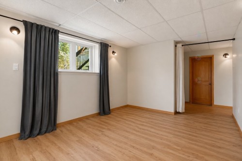 Game Room - 711 Rue Mary, Sainte-Agathe-Des-Monts, QC - Indoor Photo Showing Other Room