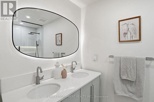 345 Rankin Drive, Burlington, ON - Indoor Photo Showing Bathroom