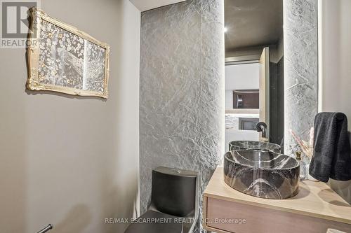 345 Rankin Drive, Burlington, ON - Indoor