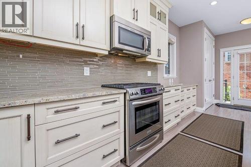 1 Murmansk Way Sw, Calgary, AB - Indoor Photo Showing Kitchen With Upgraded Kitchen