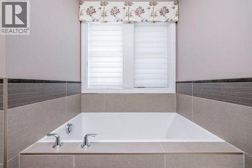 1 Murmansk Way Sw, Calgary, AB - Indoor Photo Showing Bathroom