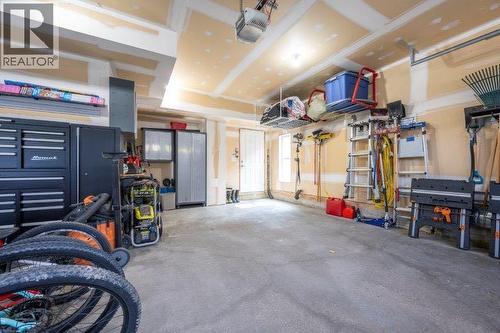 1 Murmansk Way Sw, Calgary, AB - Indoor Photo Showing Garage