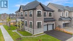 8 HOUSEFINCH AVENUE Brampton, ON L6Z 0K6