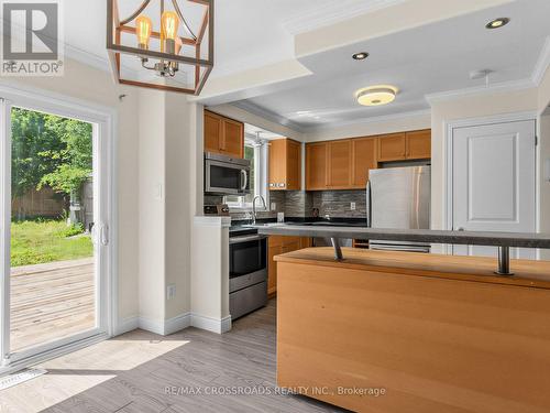 59 Chaucer Crescent, Barrie, ON - Indoor Photo Showing Kitchen