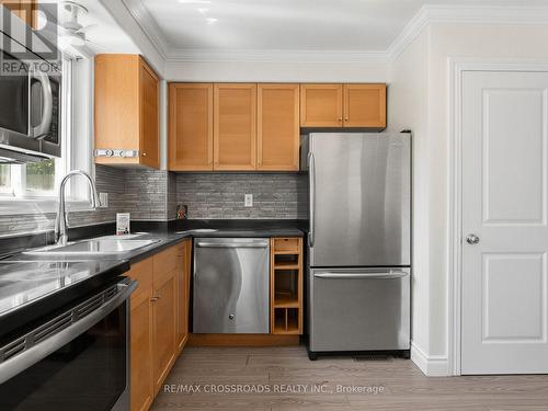 59 Chaucer Crescent, Barrie, ON - Indoor Photo Showing Kitchen