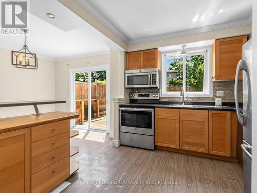 59 Chaucer Crescent, Barrie, ON - Indoor Photo Showing Kitchen