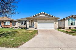 95 Verona DR  Winnipeg, MB R2P 2R9