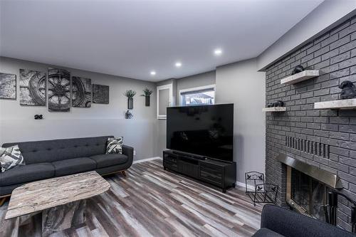 19 Whicker St, Winnipeg, MB 
