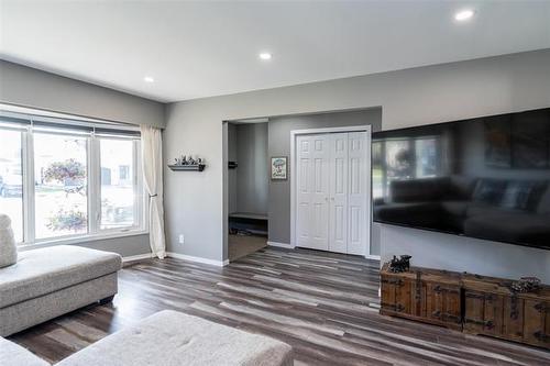 19 Whicker St, Winnipeg, MB 