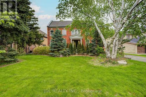 22 HILLHOLM BOULEVARD  Richmond Hill, ON L4B 2J3
