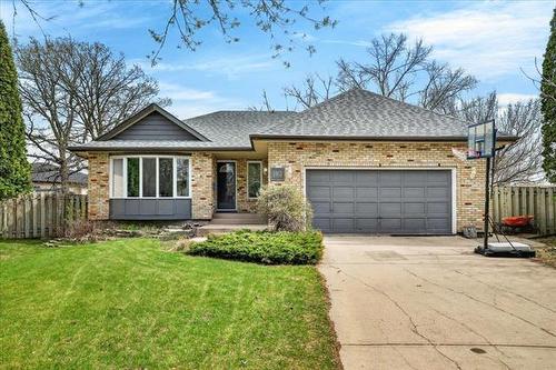 103 Brittany Dr, Winnipeg, MB 