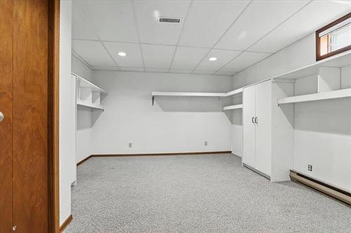 103 Brittany Dr, Winnipeg, MB 