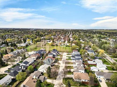 103 Brittany Dr, Winnipeg, MB 
