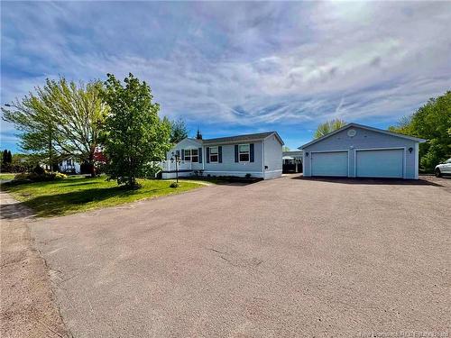 16 Anemone St, Moncton, NB 