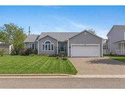 84 Hillary CRES Moncton, NB E1C 0A8
