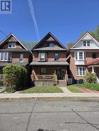 118 FERRIER AVENUE Toronto, ON M4K 3H4