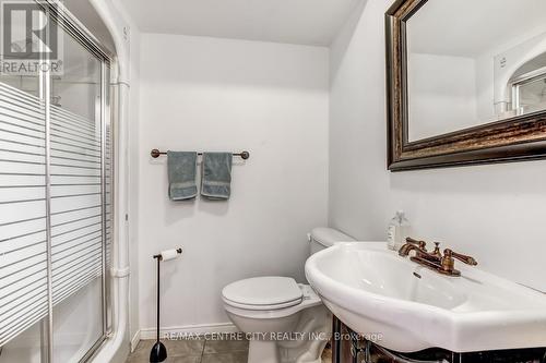10 Runnymede Crescent, London North (North J), ON - Indoor Photo Showing Bathroom