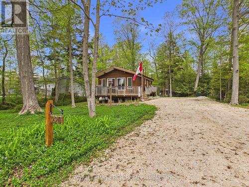 220 SHADYWOOD CRESCENT  Huron-Kinloss, ON N2Z 2X3