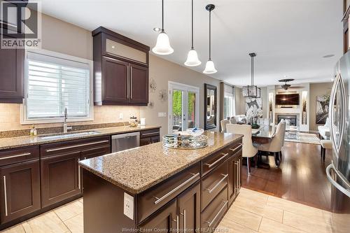 2105 Washington Boulevard, Lasalle, ON - Indoor Photo Showing Kitchen With Upgraded Kitchen