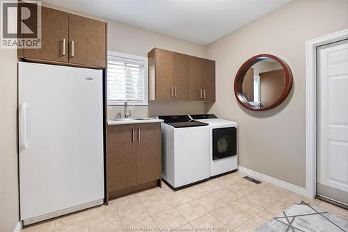 2105 Washington Boulevard, Lasalle, ON - Indoor Photo Showing Laundry Room
