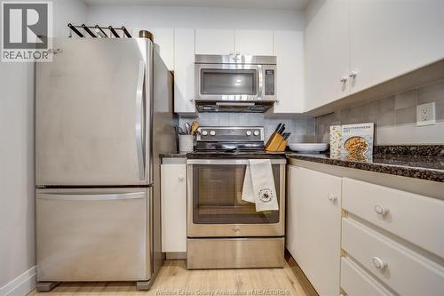 3601 Riverside Drive East Unit# 607, Windsor, ON - Indoor Photo Showing Kitchen