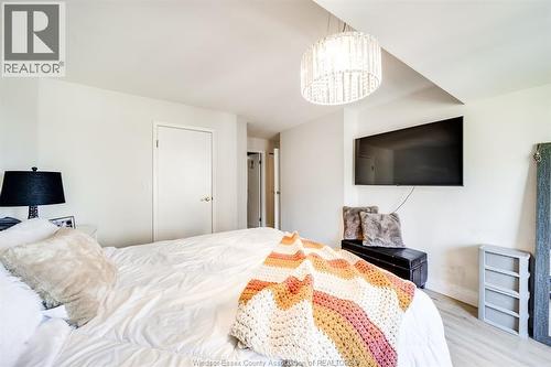 3601 Riverside Drive East Unit# 607, Windsor, ON - Indoor Photo Showing Bedroom