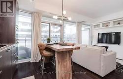 512 - 14 YORK STREET Toronto, ON M5J 0B1