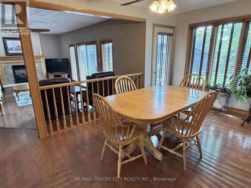 EATING AREA OVERLOOKING REAR YARD & FAMILY ROOM - 31 Cavanaugh Crescent, St. Thomas, ON - Indoor Photo Showing Dining Room