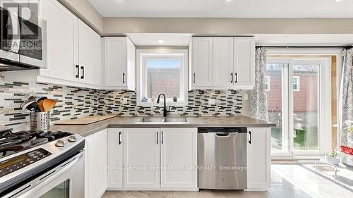 115 Micmac Crescent, Toronto, ON - Indoor Photo Showing Kitchen With Double Sink With Upgraded Kitchen
