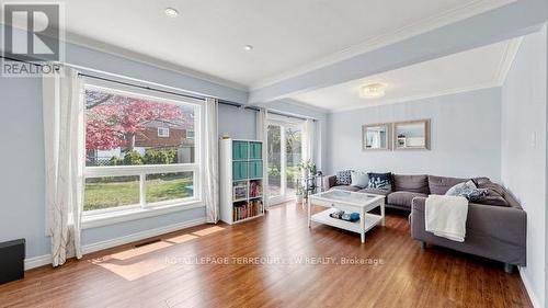 115 Micmac Crescent, Toronto, ON - Indoor Photo Showing Living Room