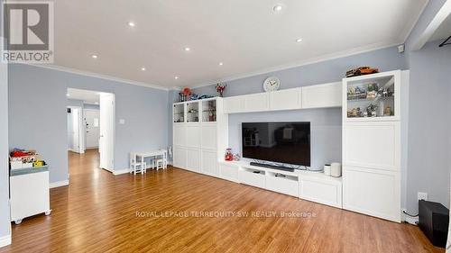 115 Micmac Crescent, Toronto, ON - Indoor Photo Showing Living Room