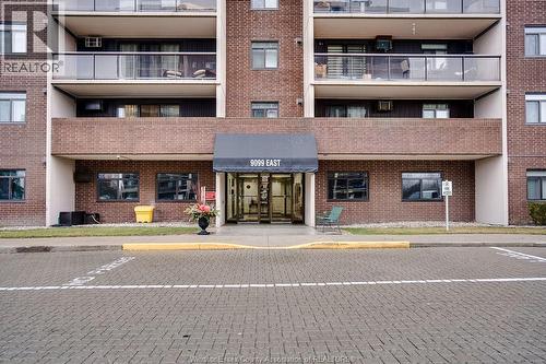 9099 Riverside Drive Unit# 221 E, Windsor, ON - Outdoor