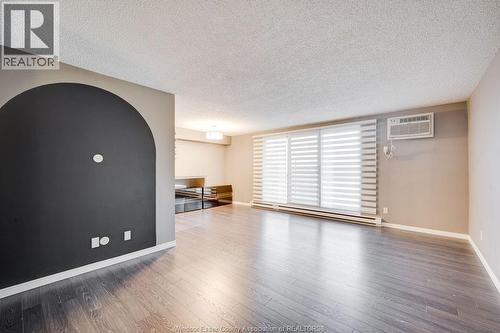 9099 Riverside Drive Unit# 221 E, Windsor, ON - Indoor