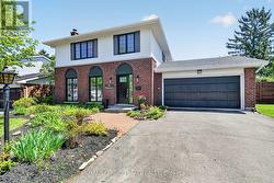 15 MARKHAM AVENUE Ottawa, ON K2G 3Z1