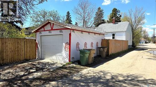 2023 Atkinson Street, Regina, SK - Outdoor