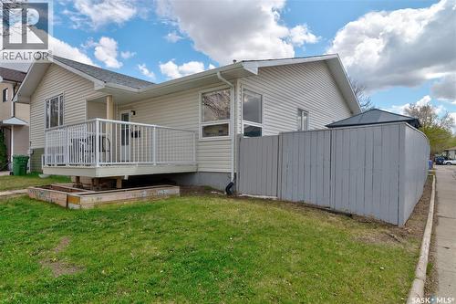3 Hunt Crescent, Regina, SK - Outdoor With Deck Patio Veranda