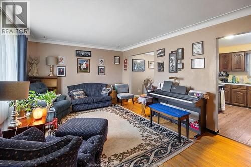 2979 Orion, Windsor, ON - Indoor Photo Showing Living Room