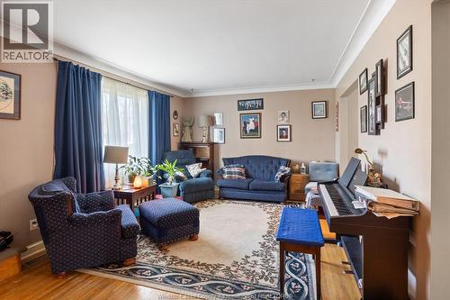 2979 Orion, Windsor, ON - Indoor Photo Showing Living Room