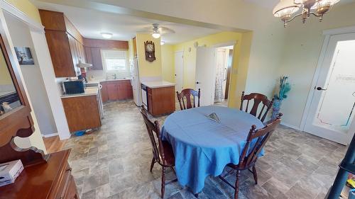 224 4Th Avenue, Cranbrook, BC - Indoor Photo Showing Dining Room