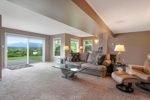 1409 Valley View Dr, Courtenay, BC 