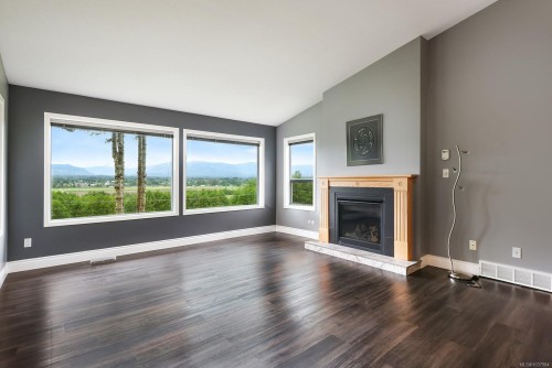 1409 Valley View Dr, Courtenay, BC 
