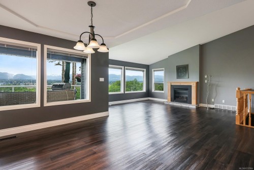 1409 Valley View Dr, Courtenay, BC 