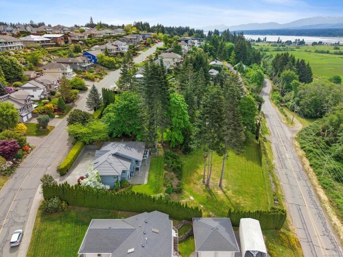 1409 Valley View Dr, Courtenay, BC 