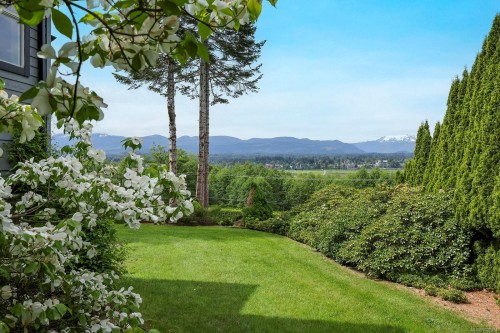 1409 Valley View Dr, Courtenay, BC 