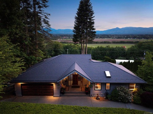 1409 Valley View Dr, Courtenay, BC 