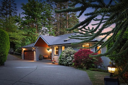 1409 Valley View Dr, Courtenay, BC 